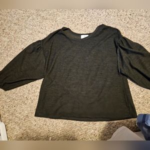 Cropped black balloon sleeve top